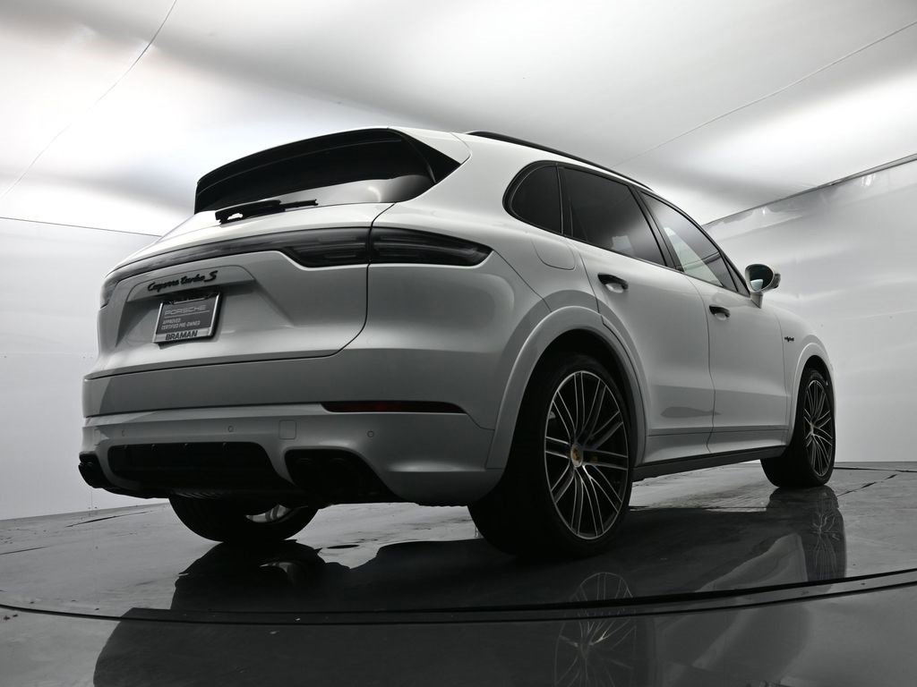 Used 2022 Porsche Cayenne Turbo S image 54