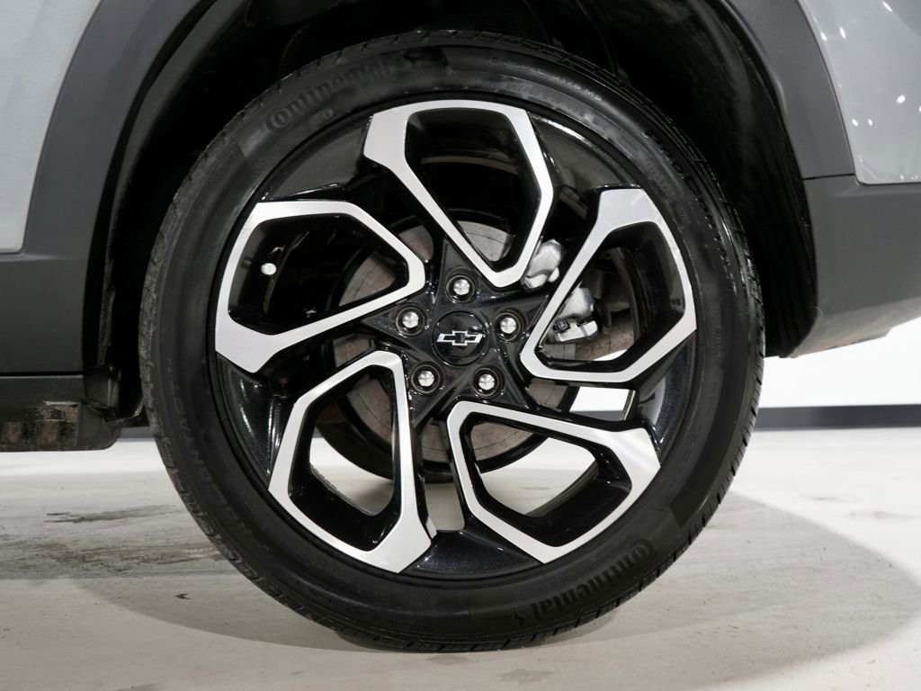 Used 2025 Chevrolet Trax RS w/ Driver Confidence Package image 30