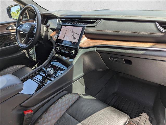Used 2023 Jeep Grand Cherokee Summit w/ Advanced Protech Group IV AWD/4WD image 23