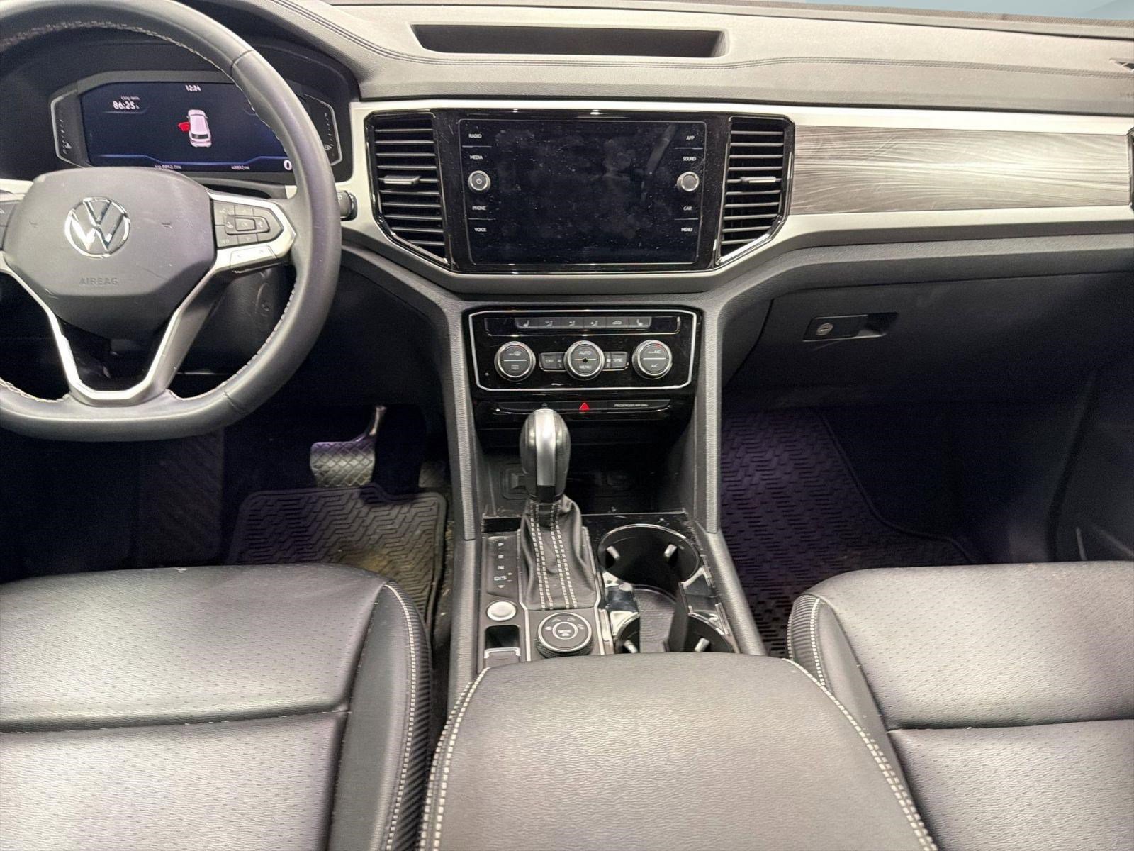 Used 2023 Volkswagen Atlas Cross Sport SE w/ Black Wheel Package image 21