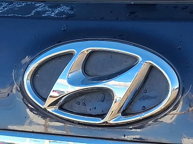 Used 2018 Hyundai Santa Fe SE image 32