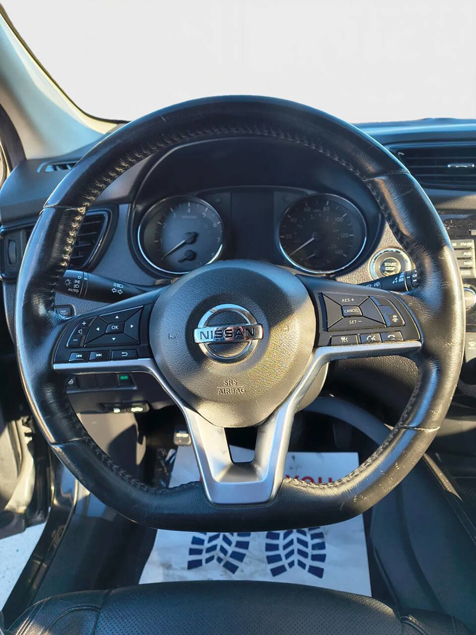 Used 2017 Nissan Rogue Sport SL w/ SL Premium Package image 9