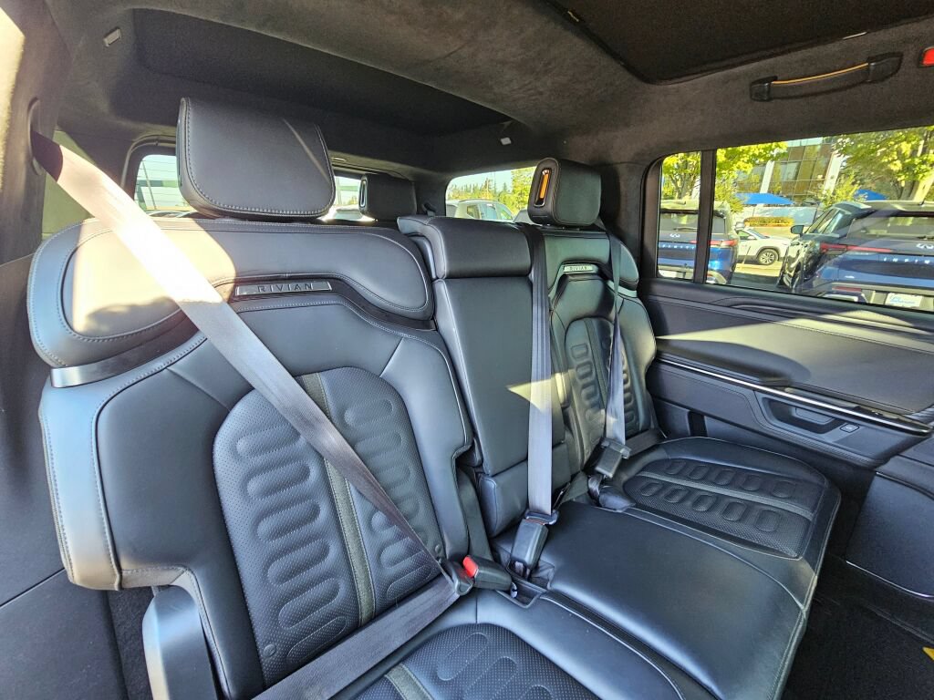 Used 2025 Rivian R1S Adventure Dual AWD/4WD image 26
