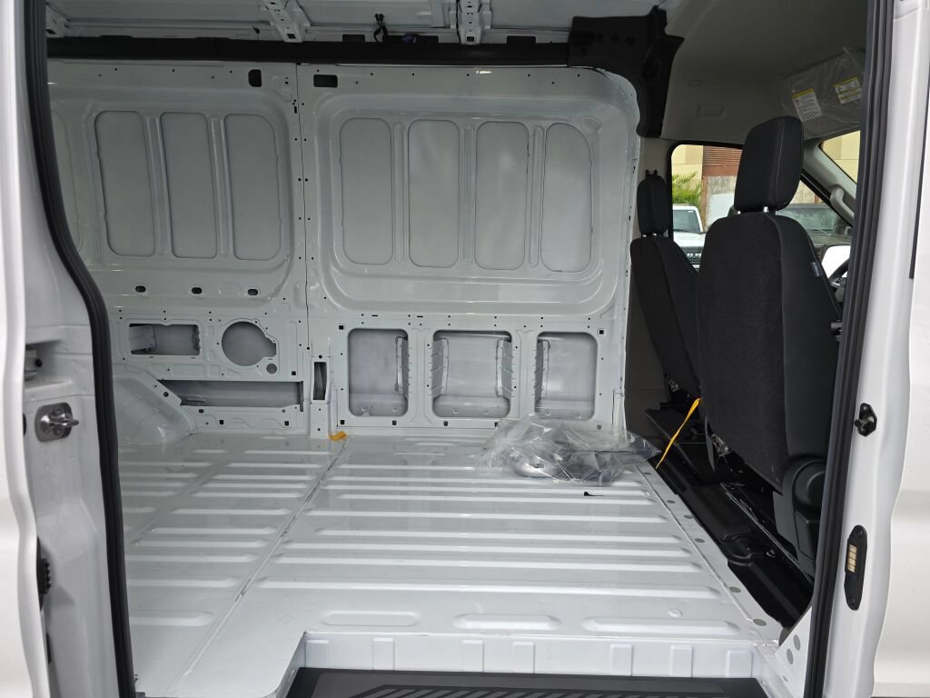 New 2026 Ford Transit 250 148 Medium Roof Extended AWD image 10