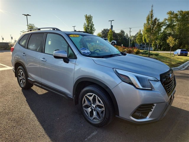 Used 2023 Subaru Forester Premium image 1