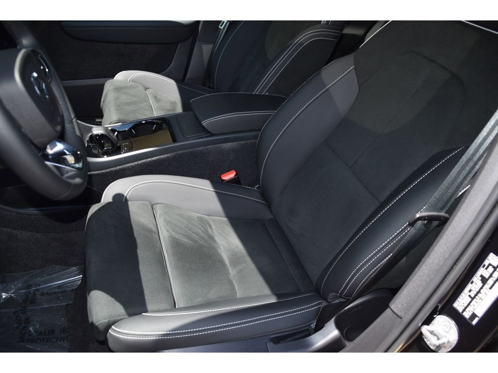 Used 2023 Volvo C40 P8 Recharge Plus AWD/4WD image 14