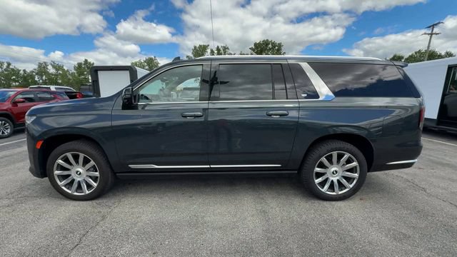 Used 2022 Cadillac Escalade ESV Premium Luxury Platinum AWD/4WD image 5
