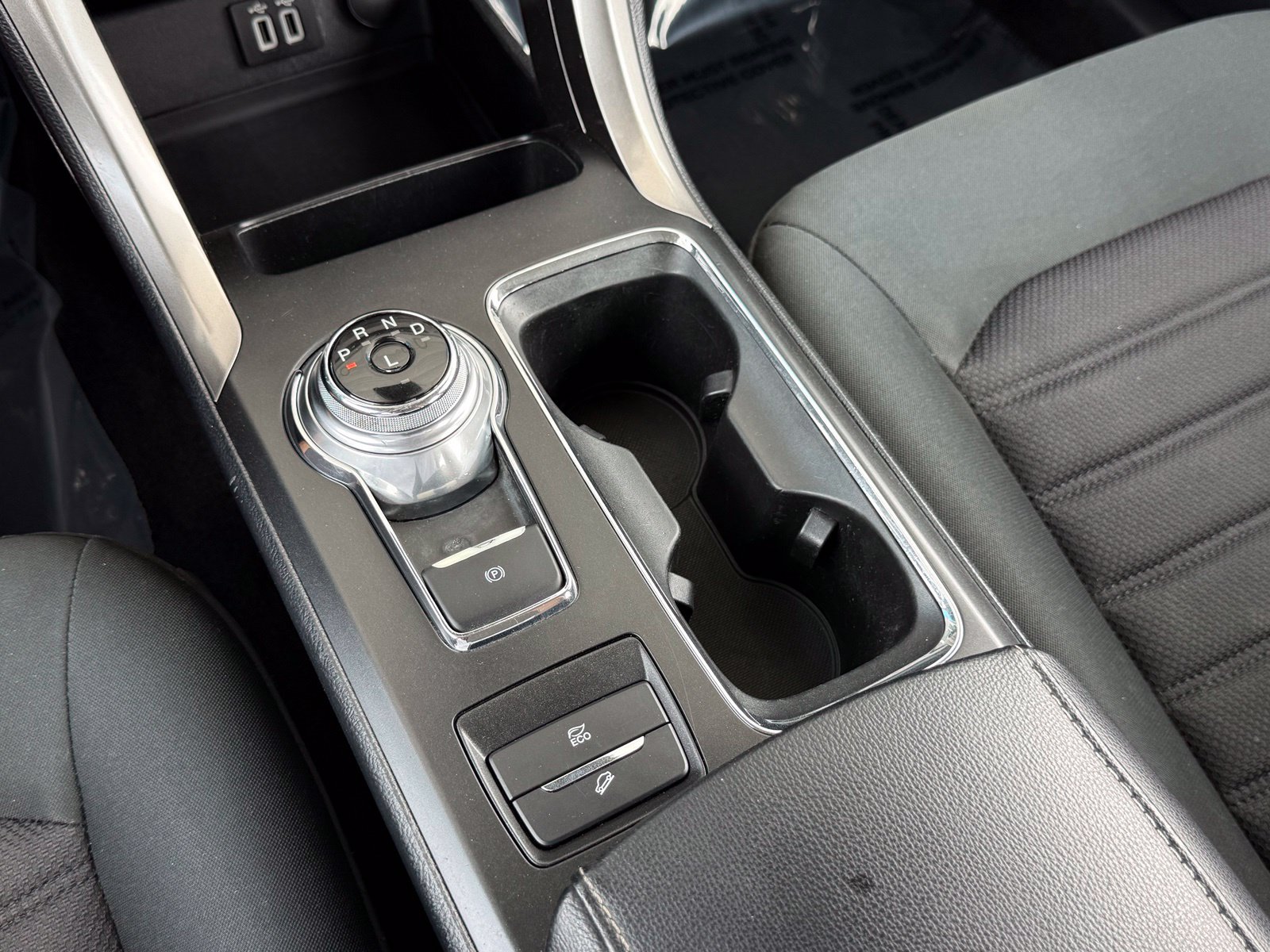 Used 2019 Ford Fusion SE FWD image 34