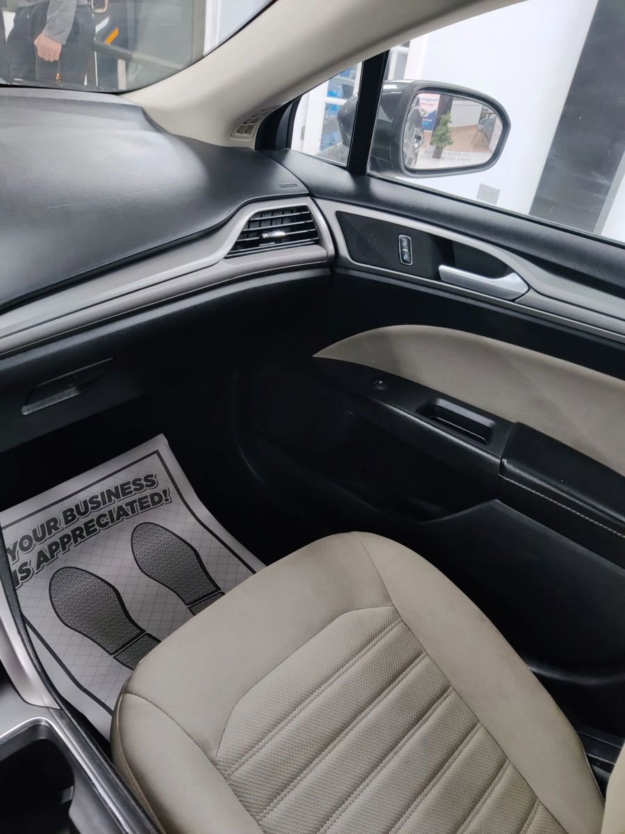 Used 2020 Ford Fusion S image 28