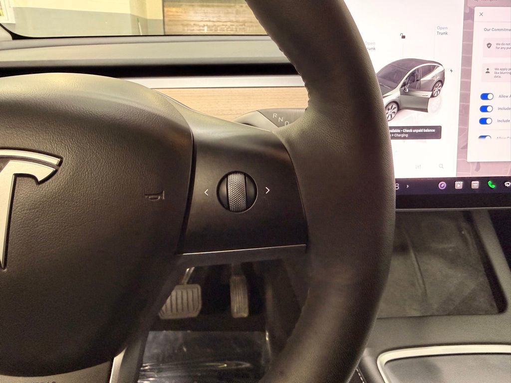 Used 2023 Tesla Model Y Long Range image 14