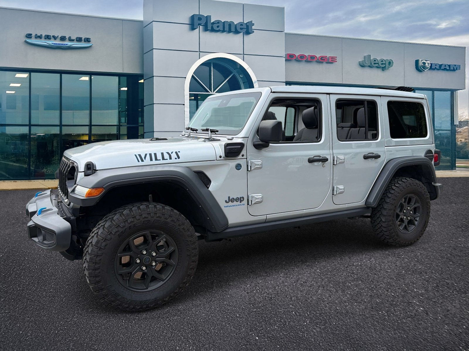 Used 2024 Jeep Wrangler Unlimited AWD/4WD image 4