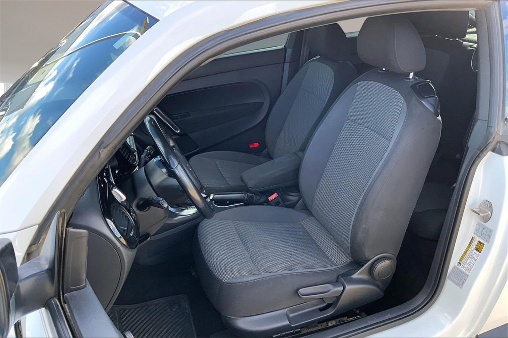 Used 2017 Volkswagen Beetle 1.8T S image 23