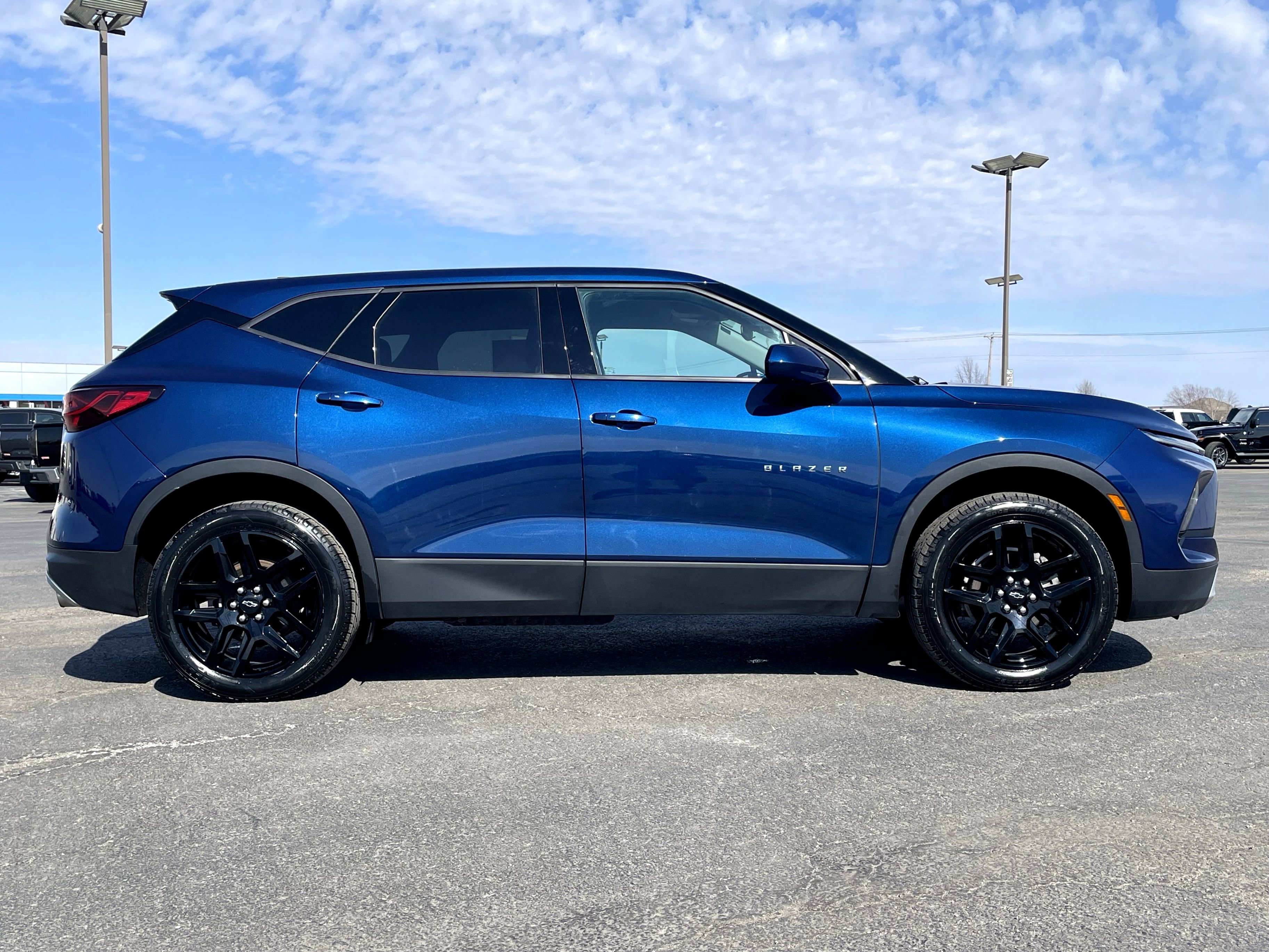 Used 2023 Chevrolet Blazer LT w/ Driver Confidence Package image 2