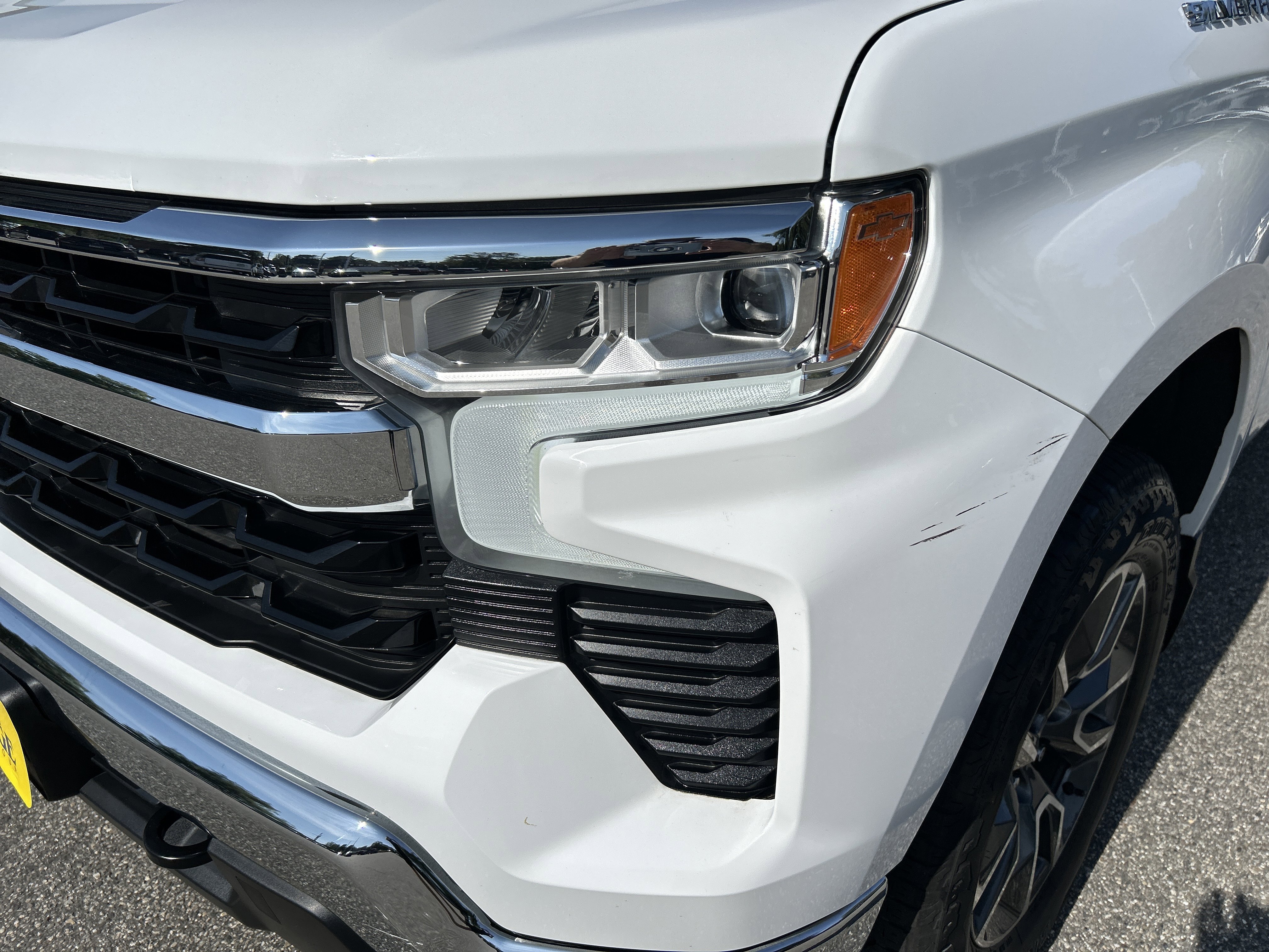 Used 2022 Chevrolet Silverado 1500 LT image 9