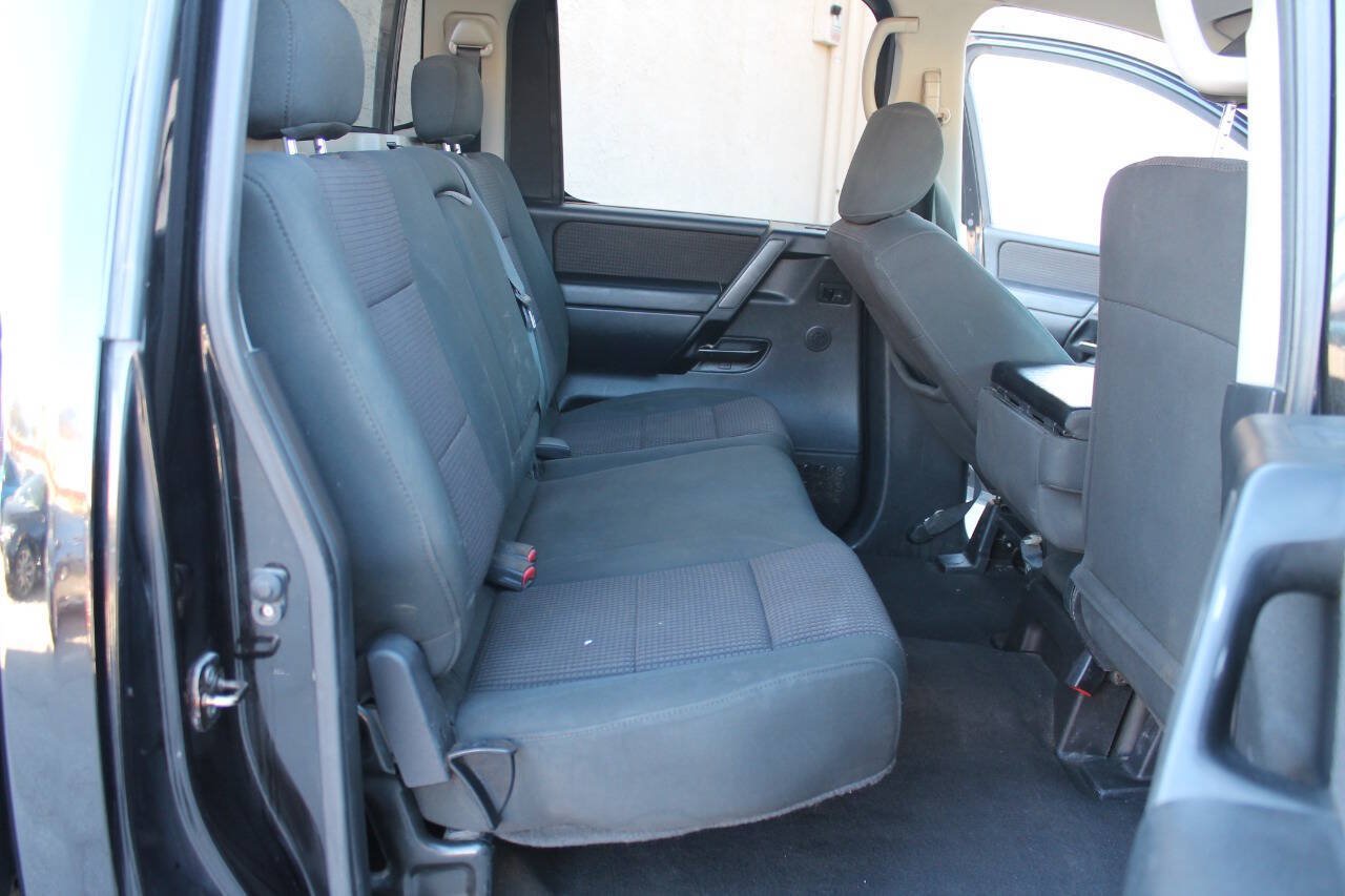 Used 2010 Nissan Titan SE RWD image 24