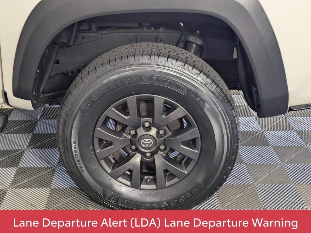 Used 2021 Toyota Tacoma SR5 RWD image 7