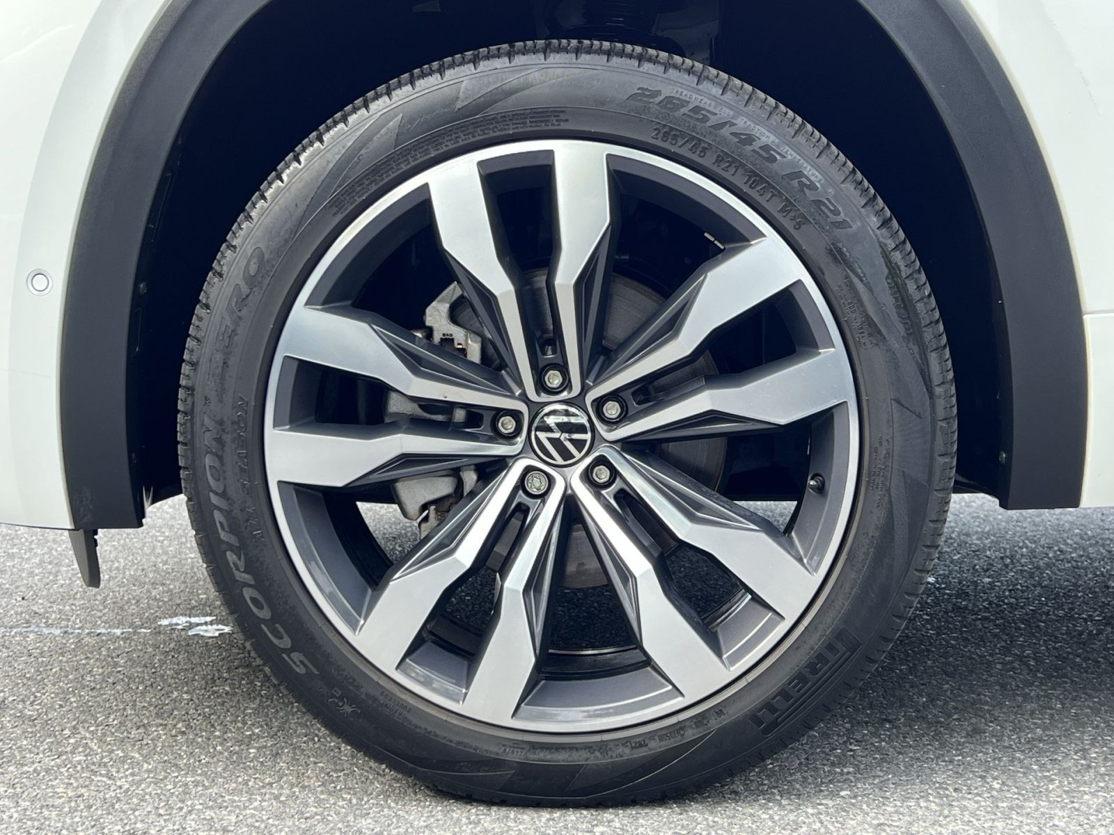 Used 2022 Volkswagen Atlas SEL Premium AWD/4WD image 17
