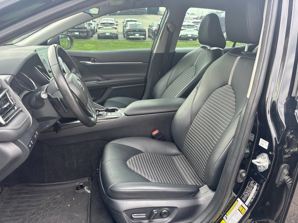 Used 2024 Toyota Camry SE FWD image 6