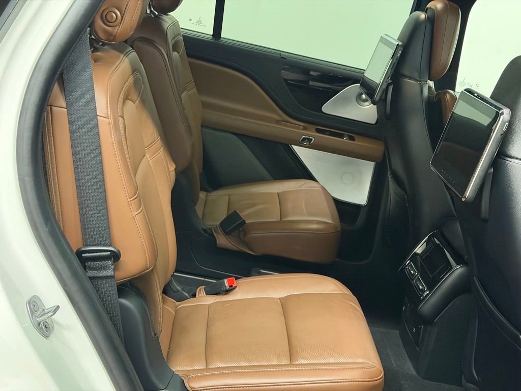 Used 2023 Lincoln Aviator Reserve w/ Equipment Group 201A image 23