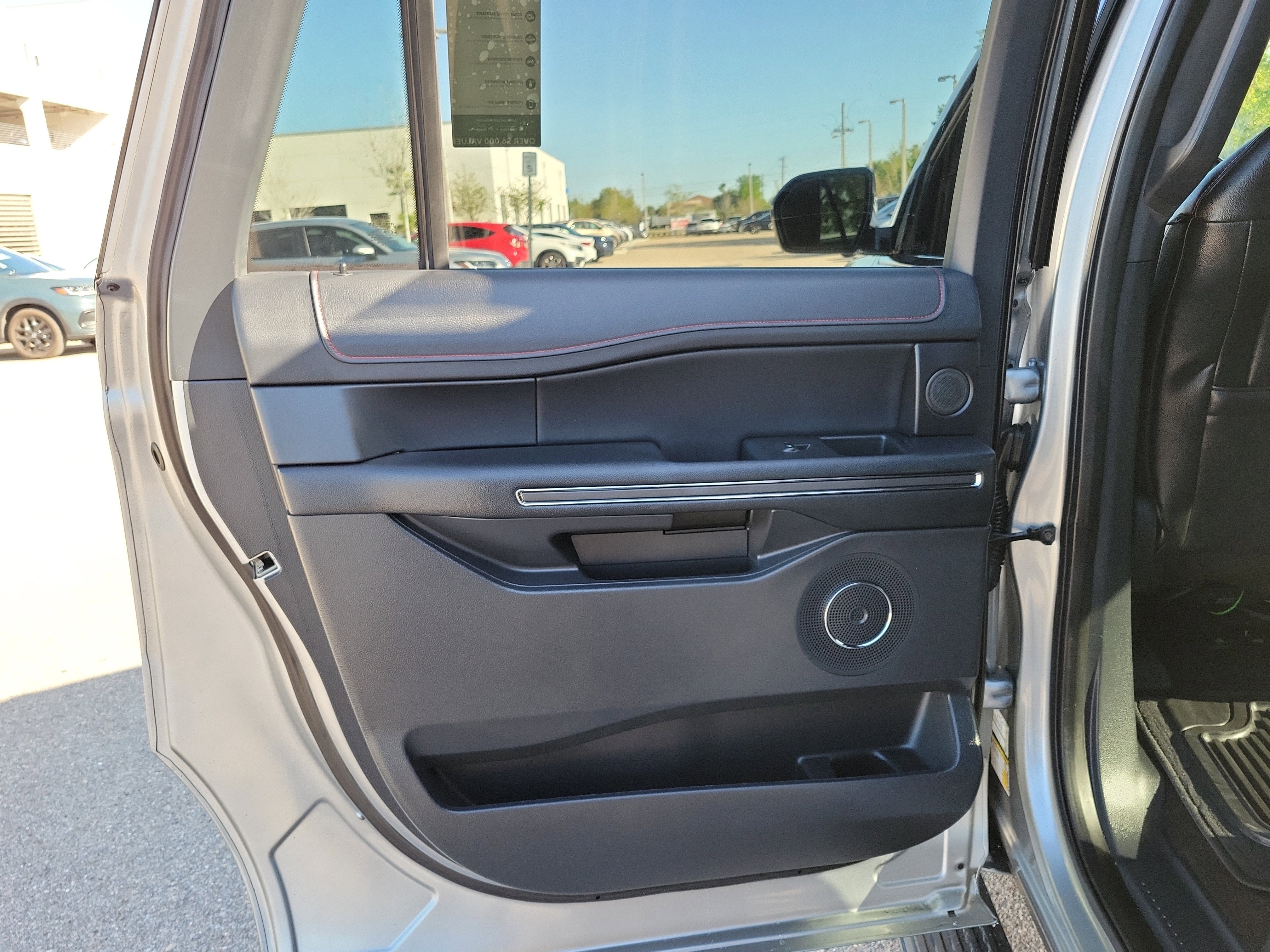 Used 2022 Ford Expedition Max Limited image 17