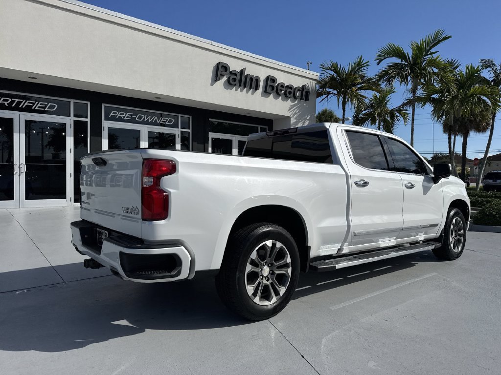 Used 2022 Chevrolet Silverado 1500 High Country w/ Technology Package AWD/4WD image 24