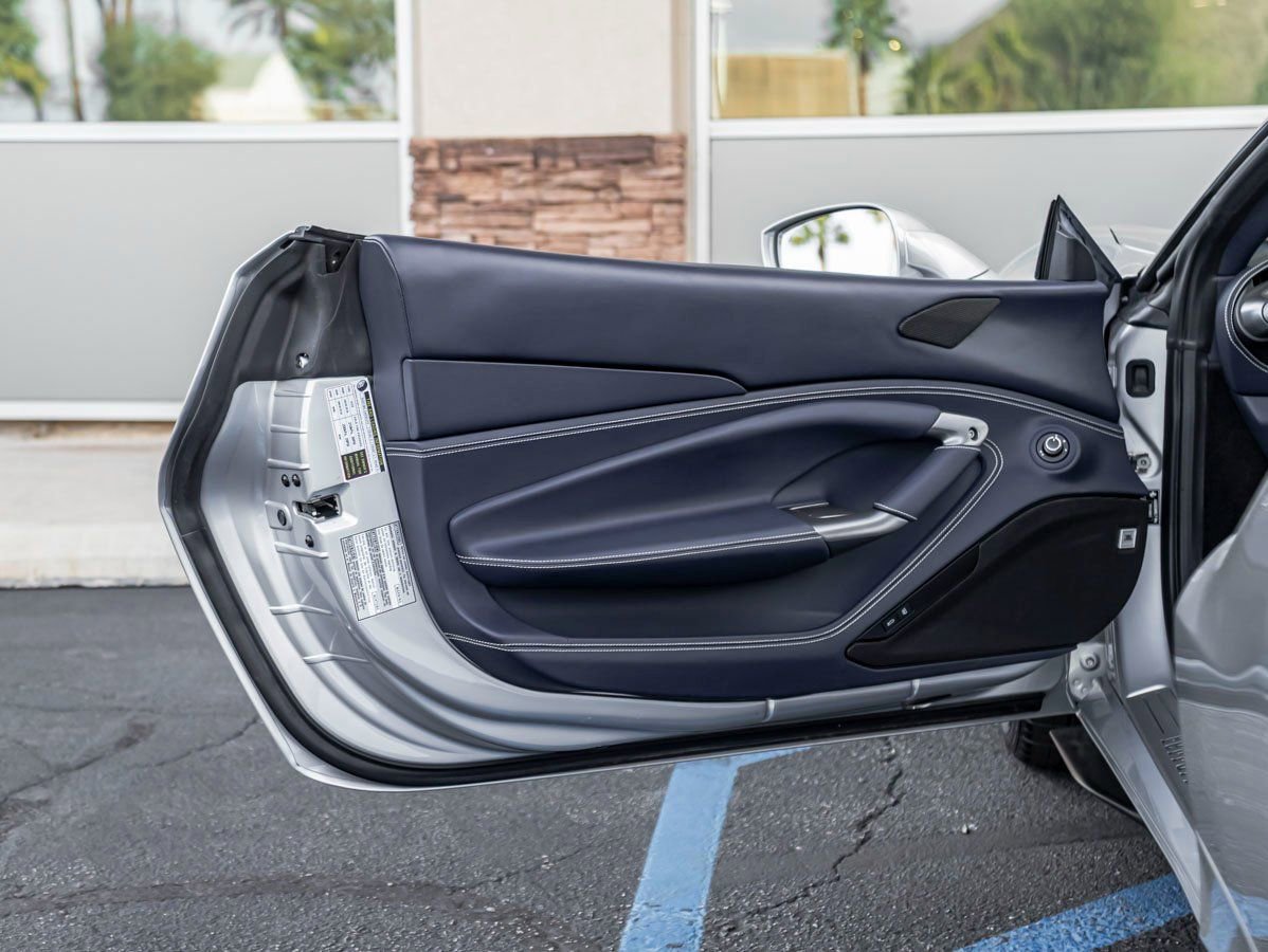 Used 2022 Ferrari F8 Tributo image 13