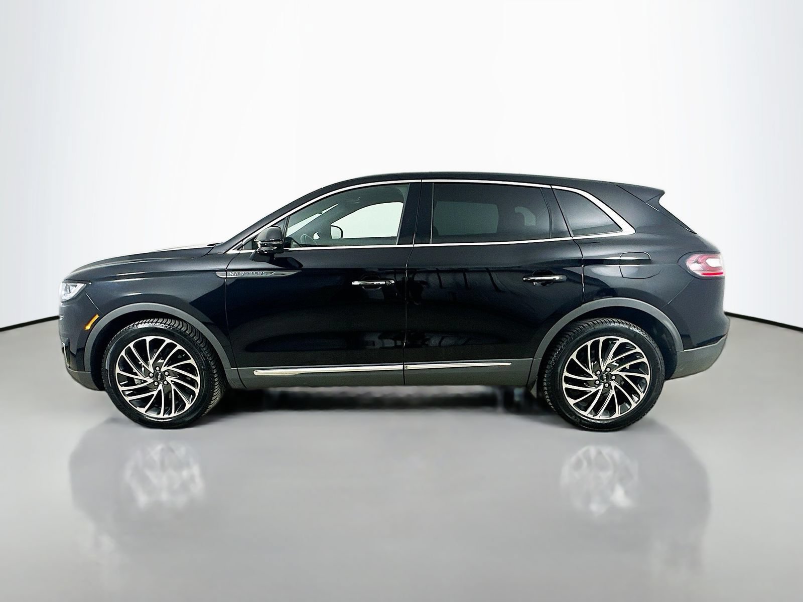 Used 2019 Lincoln Nautilus Reserve AWD/4WD image 8