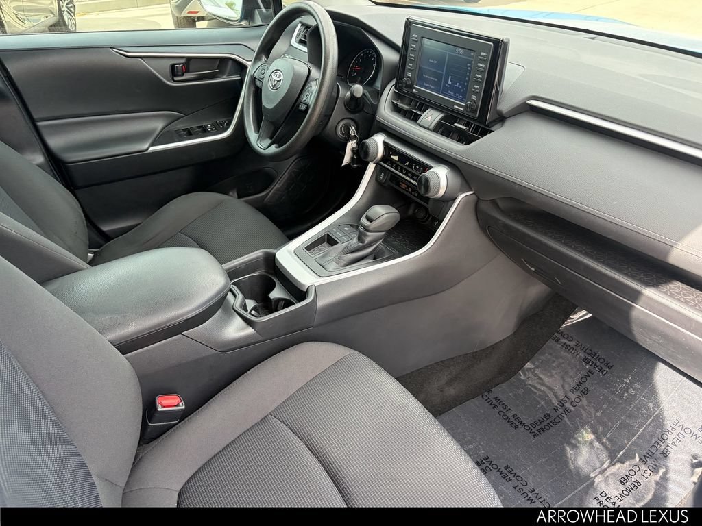 Used 2021 Toyota RAV4 LE w/ Carpet Mat Package (TMS) FWD image 32