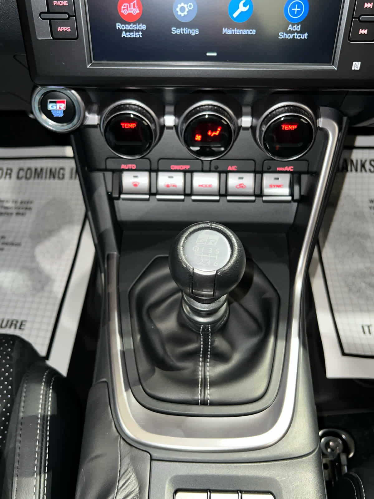 Used 2025 Toyota GR86 Premium w/ ALL Weather Mat Package (TMS) image 23