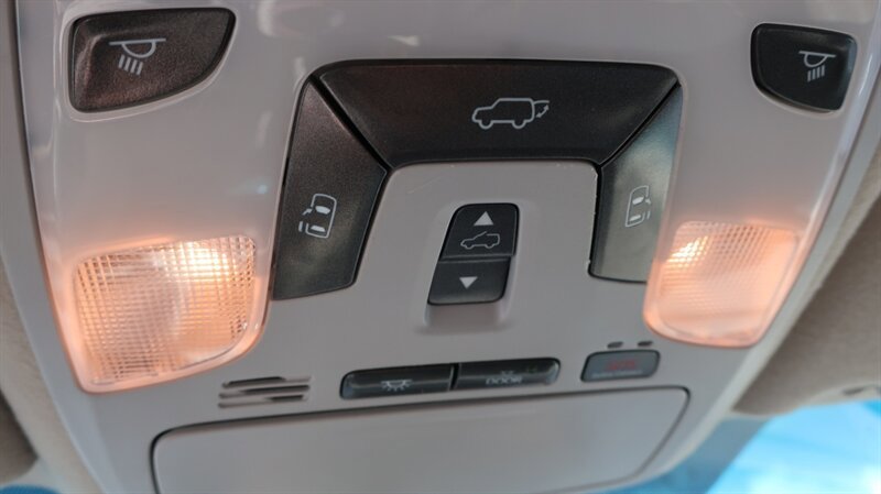 Used 2011 Toyota Sienna XLE w/ Premium Pkg FWD image 29