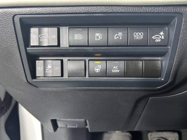 Used 2024 Toyota Sequoia Capstone AWD/4WD image 18
