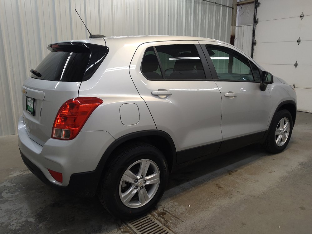 Used 2022 Chevrolet Trax LS w/ Tint and Cruise Package AWD/4WD image 10