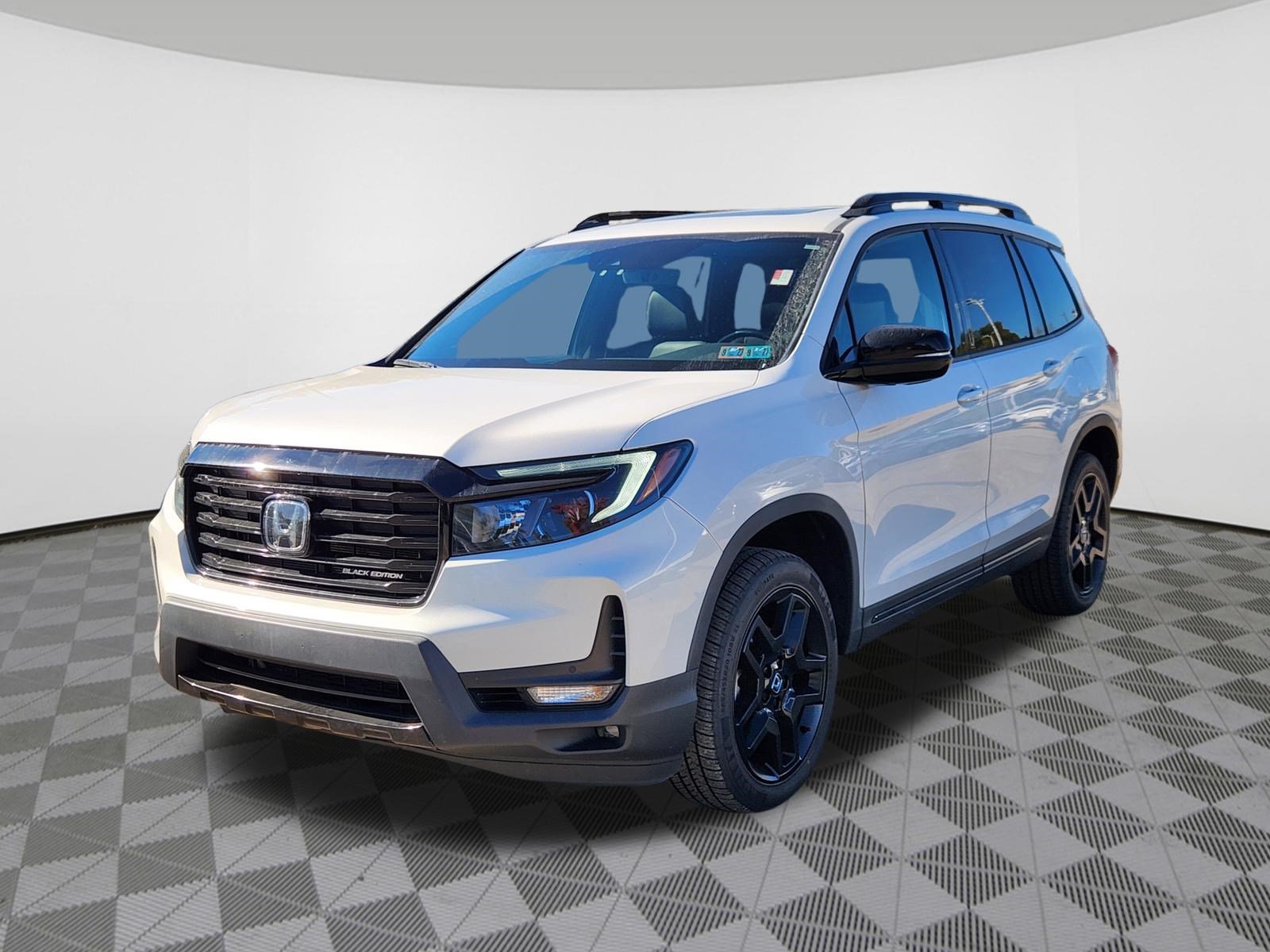 Certified 2024 Honda Passport Black Edition image 2