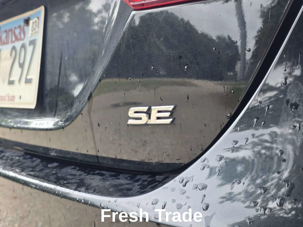 Used 2021 Toyota Camry SE FWD image 7