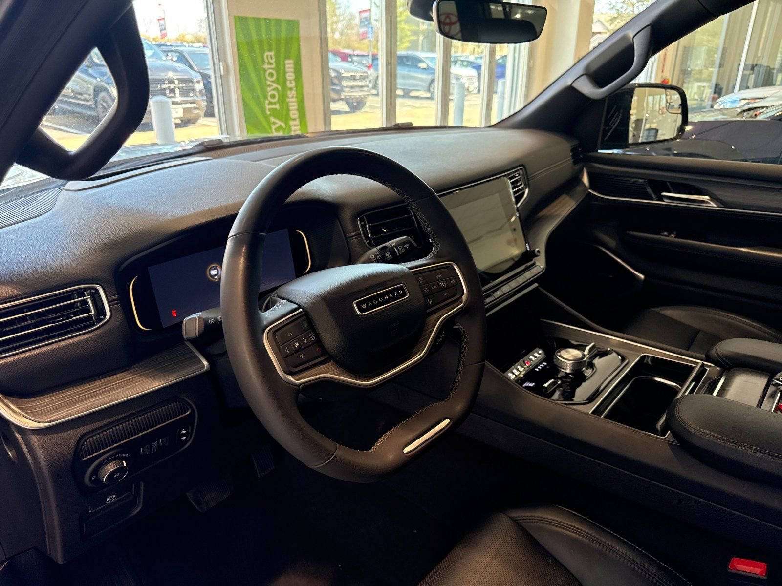 Used 2024 Jeep Wagoneer Series III image 10