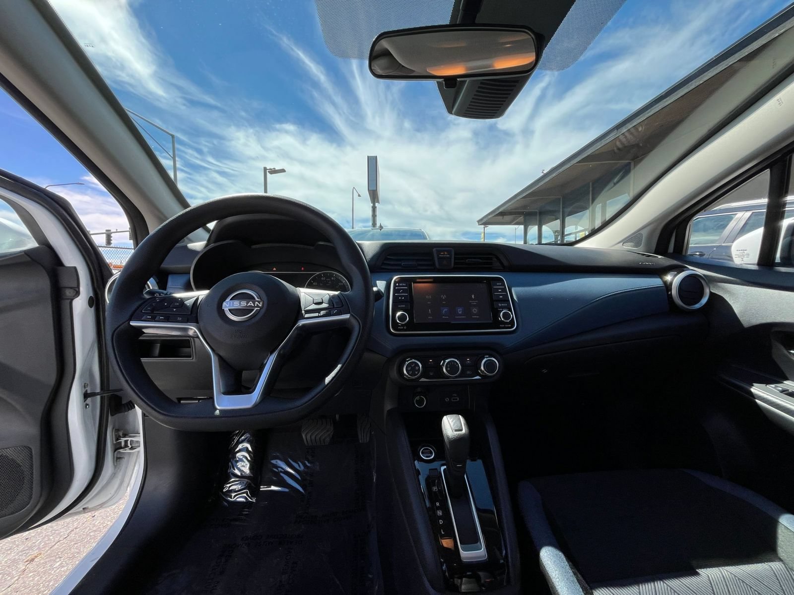 Used 2025 Nissan Versa SV FWD image 28