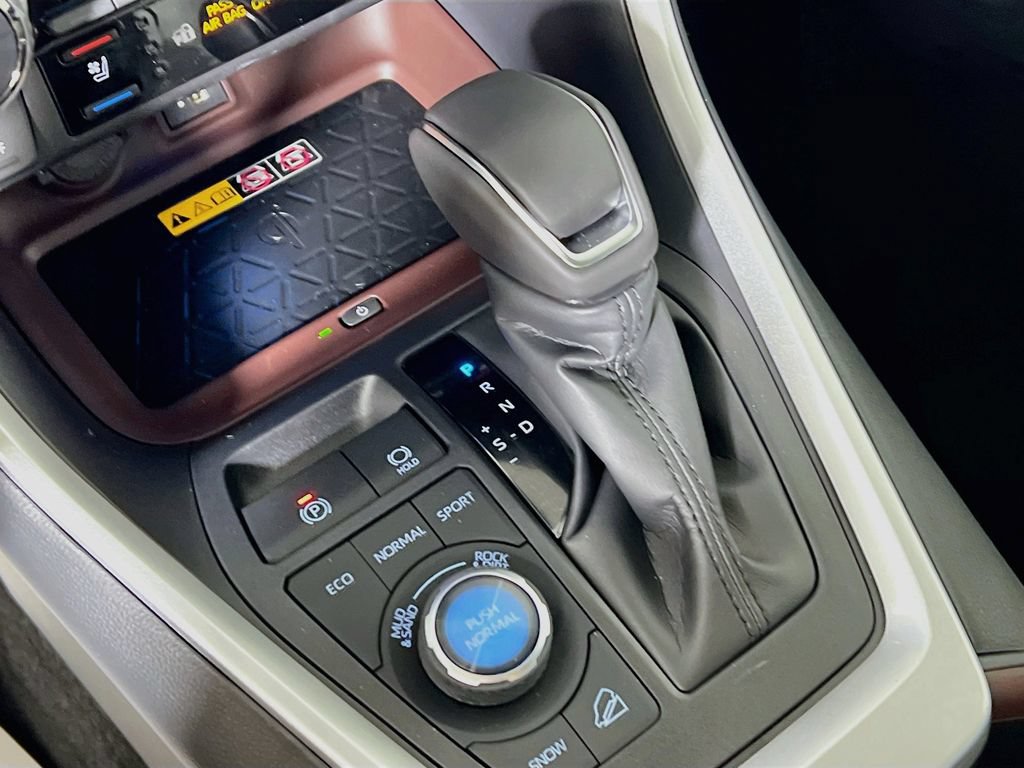 Certified 2025 Toyota RAV4 Limited w/ Advanced Technology Package AWD/4WD image 15