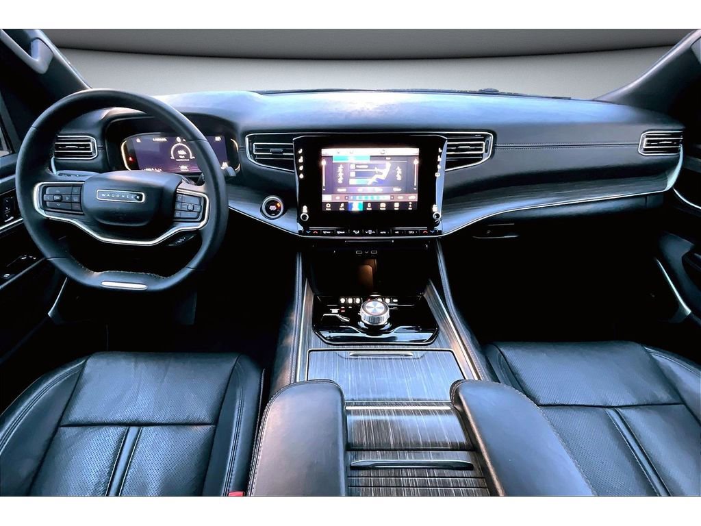 Used 2024 Jeep Wagoneer L Series II w/ Flexible Seating Group image 17