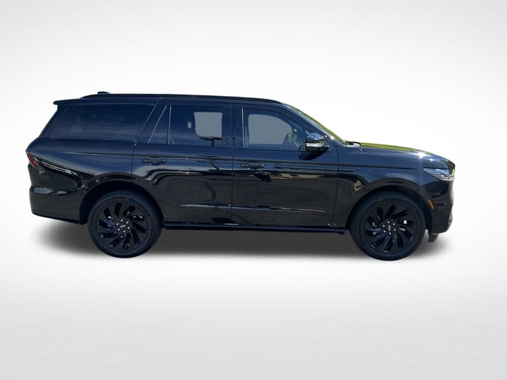 Used 2025 Lincoln Navigator Reserve w/ Jet Appearance Package AWD/4WD image 4