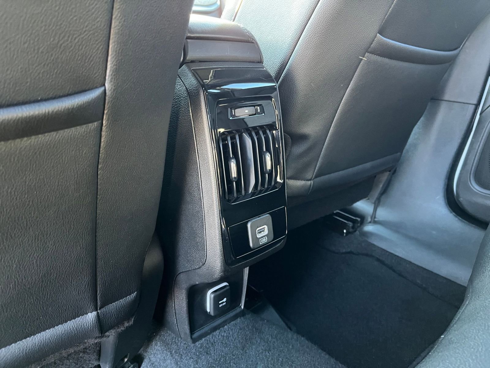 Used 2025 Jeep Compass Latitude AWD/4WD image 23