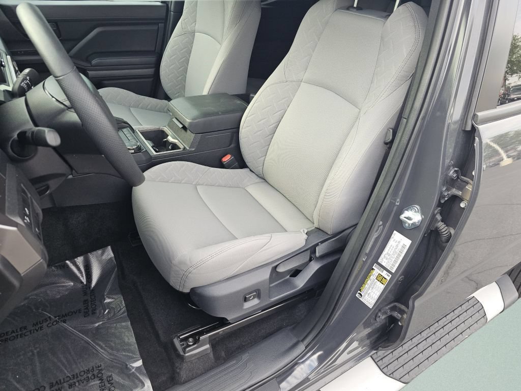 Used 2025 Toyota Tacoma SR5 AWD/4WD image 6