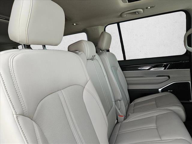 Used 2024 Jeep Wagoneer L 4WD w/ Premium Group I image 21