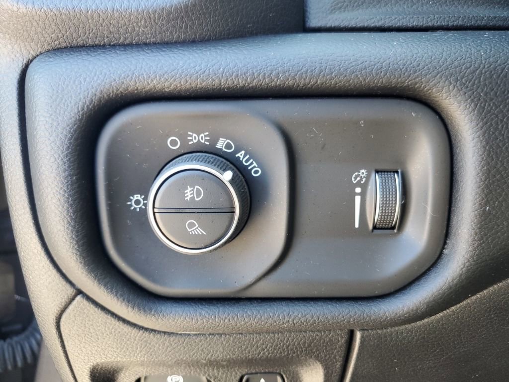 Used 2021 RAM 1500 Big Horn AWD/4WD image 11