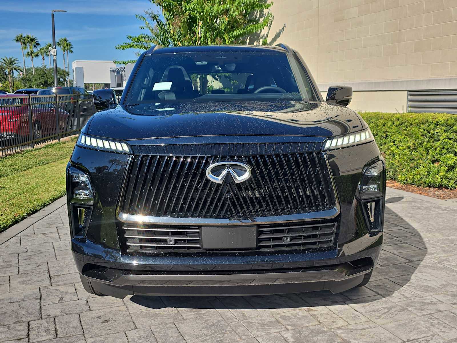 New 2026 INFINITI QX80 Autograph w/ Premium Cargo Package image 2
