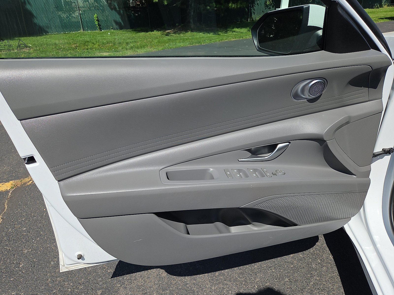 Used 2024 Hyundai Elantra SE FWD image 14