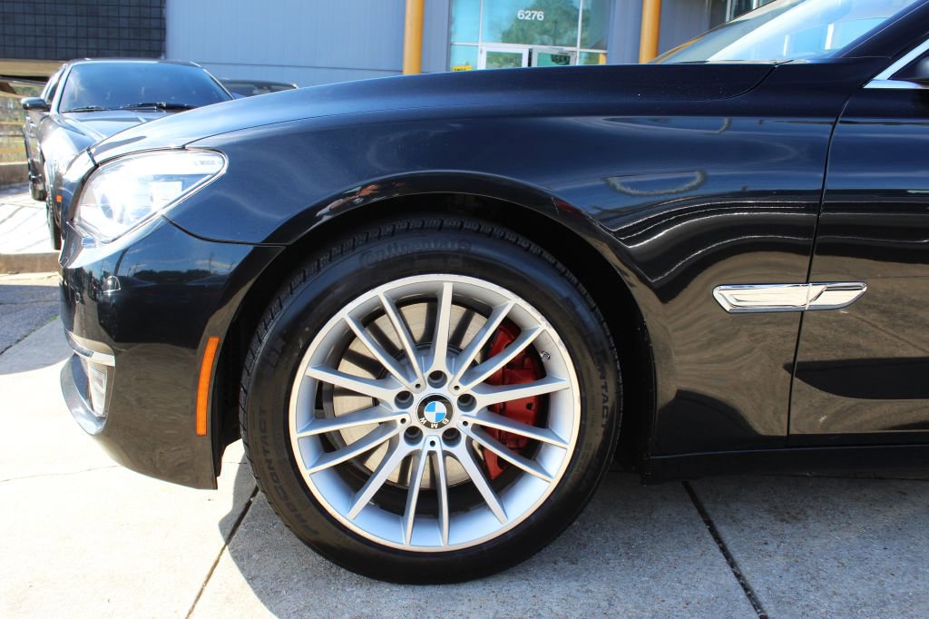 Used 2014 BMW 750i xDrive XI image 10