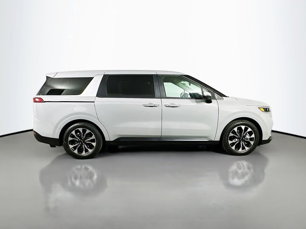Used 2024 Kia Carnival EX FWD image 7