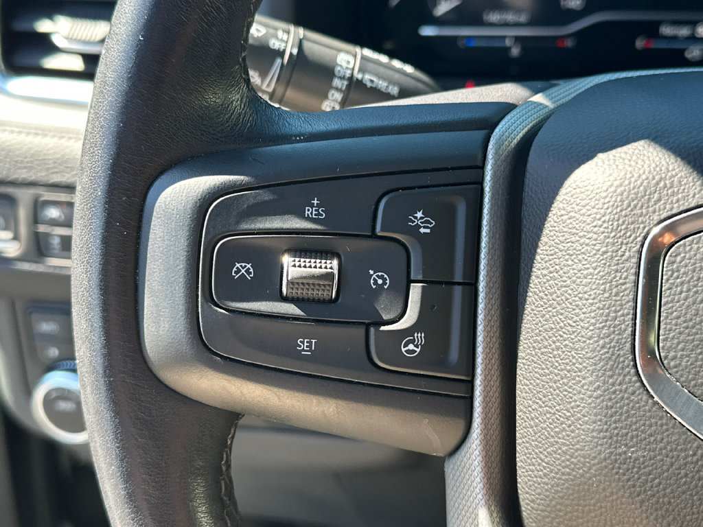 Used 2022 GMC Yukon XL Denali w/ Advanced Technology Package AWD/4WD image 27