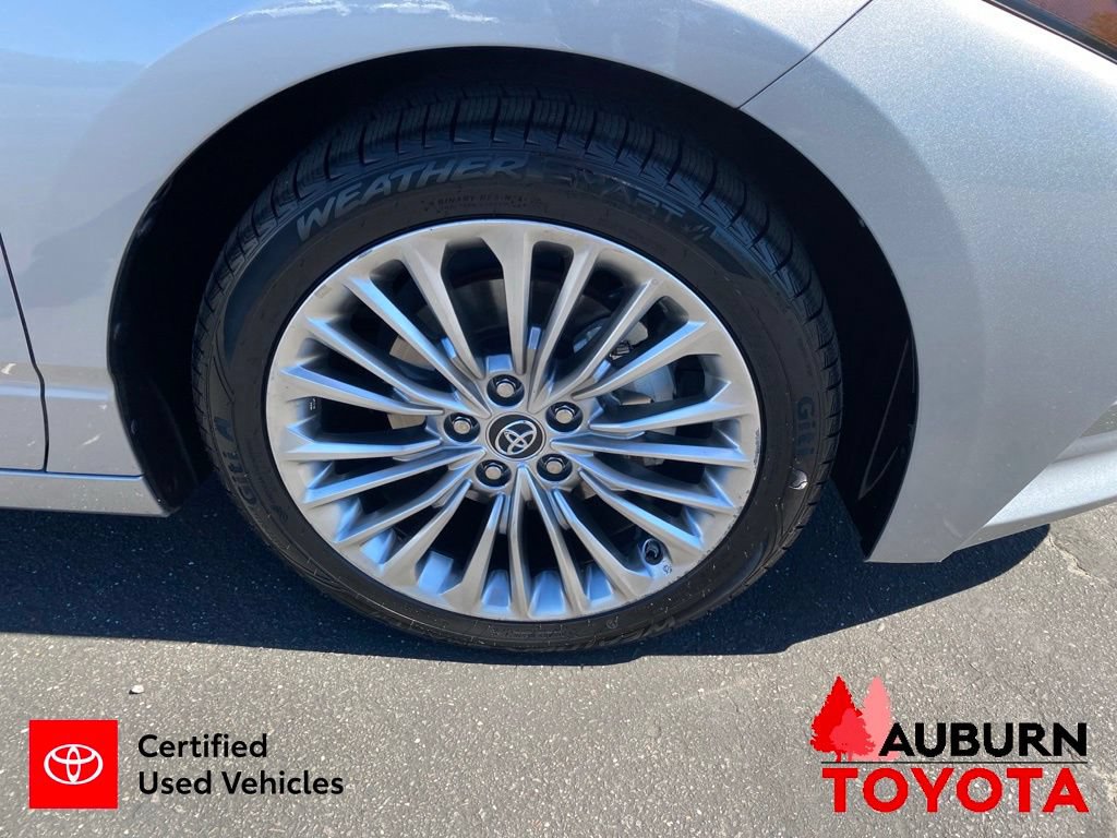 Certified 2019 Toyota Avalon Limited w/ Advanced Safety Package FWD image 10