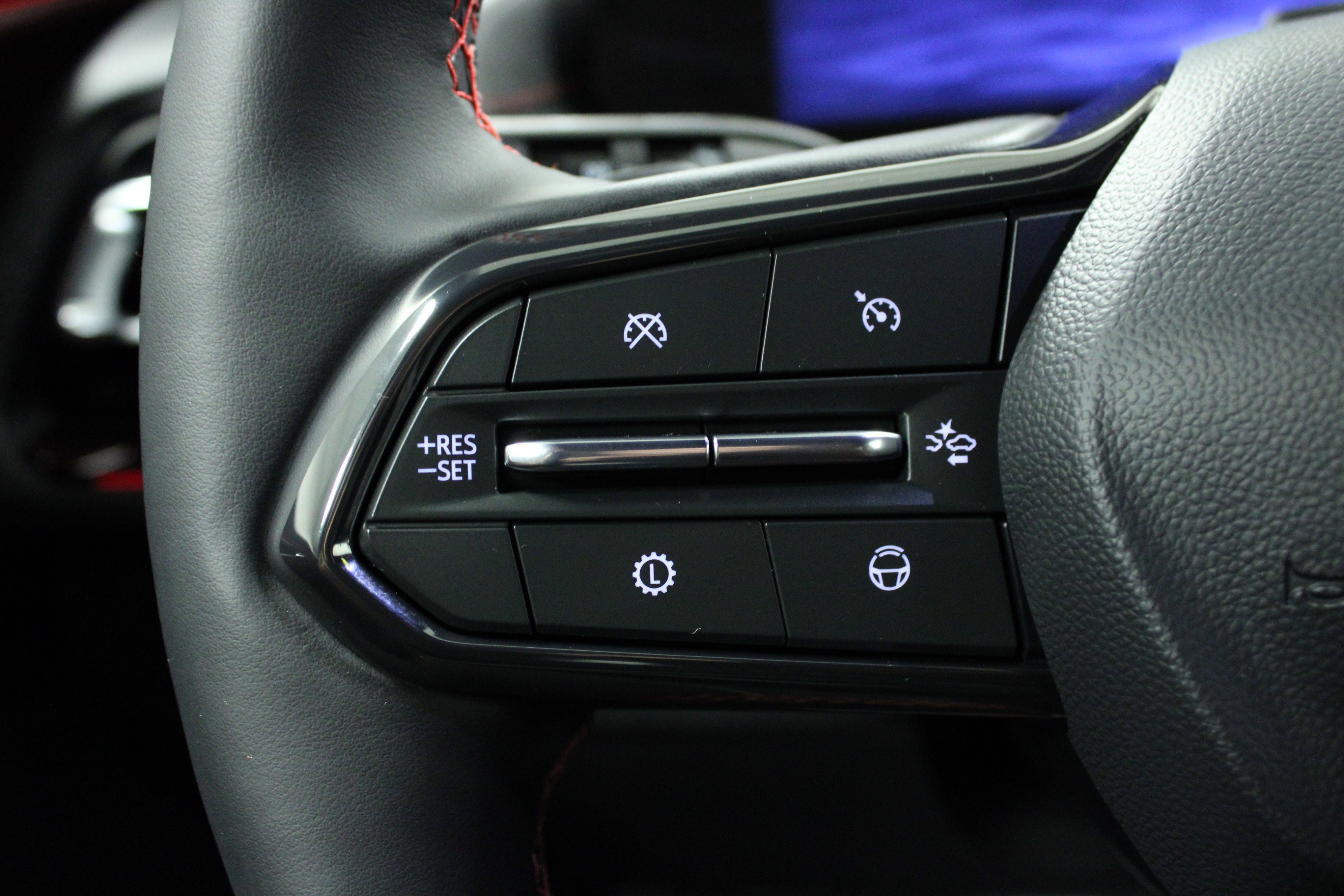 Used 2025 Chevrolet Traverse RS w/ LPO, Floor Liner Package image 21